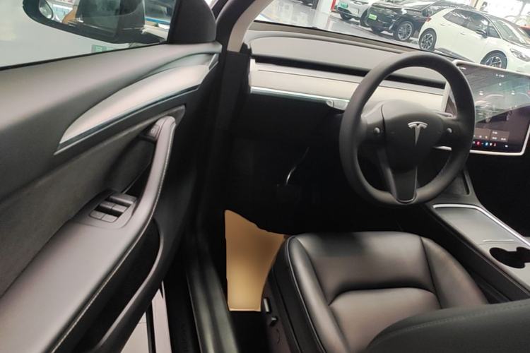 Used Tesla Model Y 2023 Rear-Wheel-Drive Version Driver Seat