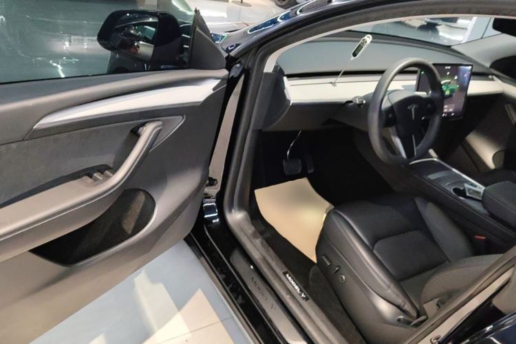 Used Tesla Model Y 2023 Rear-Wheel-Drive Version Driver Seat