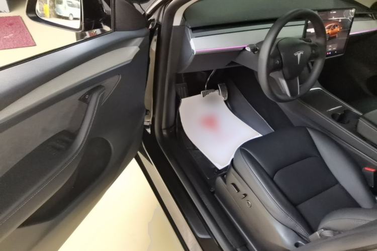 Used Tesla Model Y 2023 Rear-Wheel-Drive Version Driver Seat