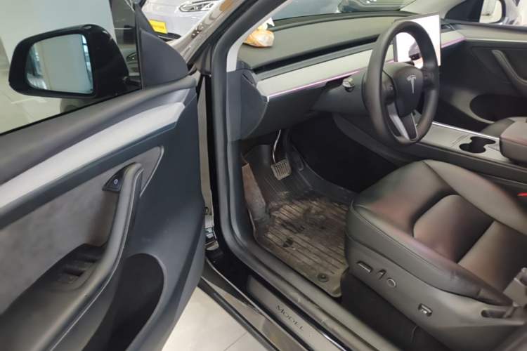 Used Tesla Model Y 2023 Rear-Wheel-Drive Version Driver Seat