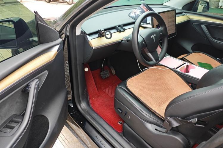 Used Tesla Model Y 2023 Rear-Wheel-Drive Version Driver Seat