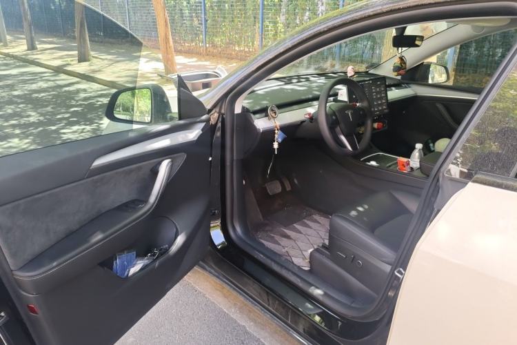 Used Tesla Model Y 2023 Rear-Wheel-Drive Version Driver Seat