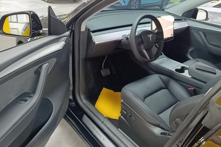 Used Tesla Model Y 2023 Rear-Wheel-Drive Version Driver Seat