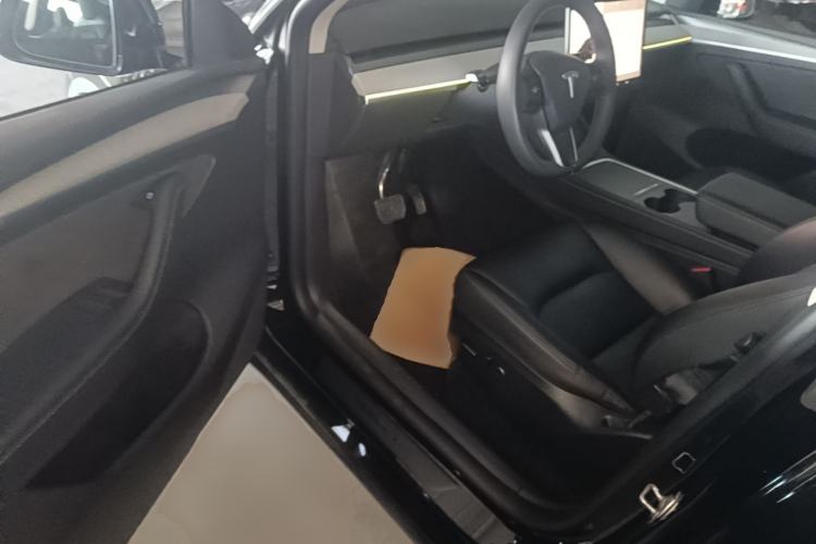 Used Tesla Model Y 2023 Rear-Wheel-Drive Version Driver Seat