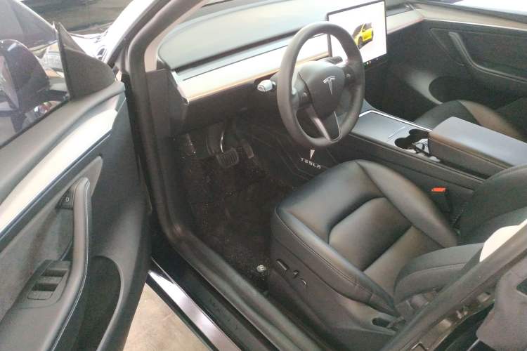 Used Tesla Model Y 2023 Rear-Wheel-Drive Version Driver Seat