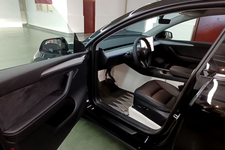 Used Tesla Model Y 2023 Rear-Wheel-Drive Version Driver Seat