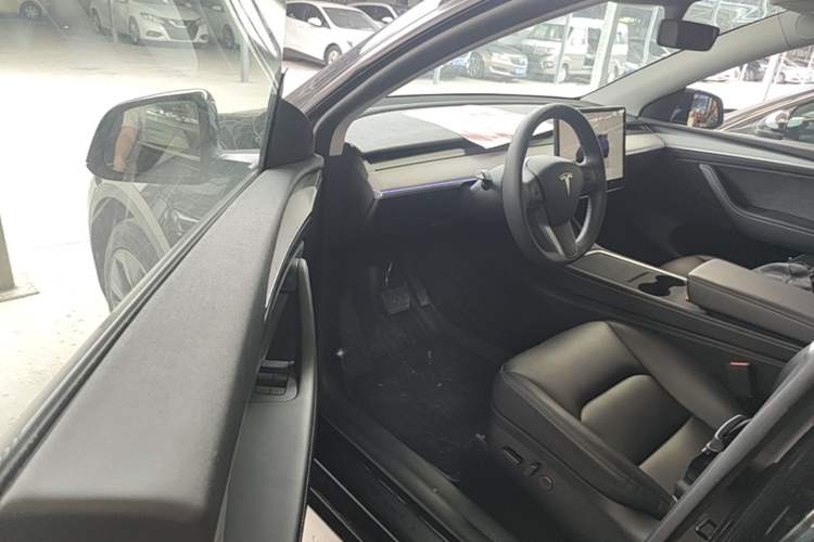 Used Tesla Model Y 2023 Rear-Wheel-Drive Version Driver Seat