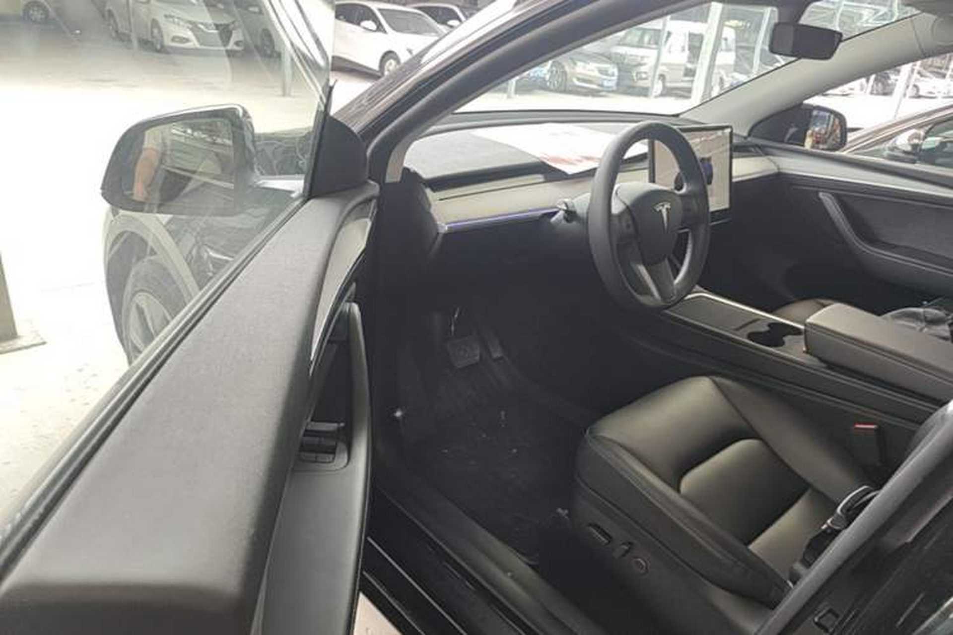 Used Tesla Model Y 2023 Rear-Wheel-Drive Version Driver Seat