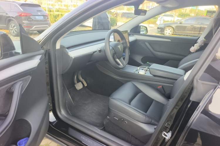 Used Tesla Model Y 2023 Rear-Wheel-Drive Version Driver Seat