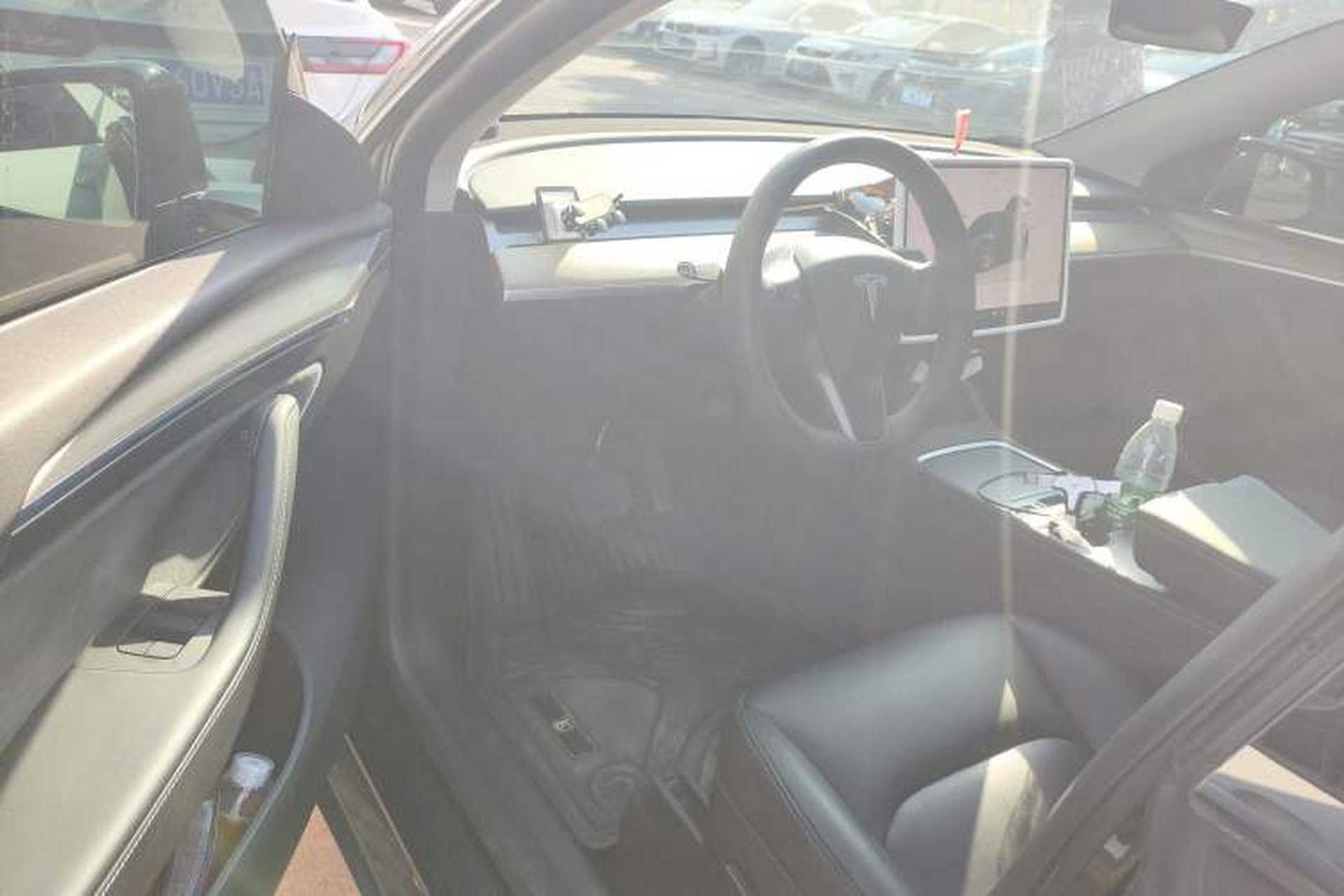 Used Tesla Model Y 2023 Rear-Wheel-Drive Version Driver Seat