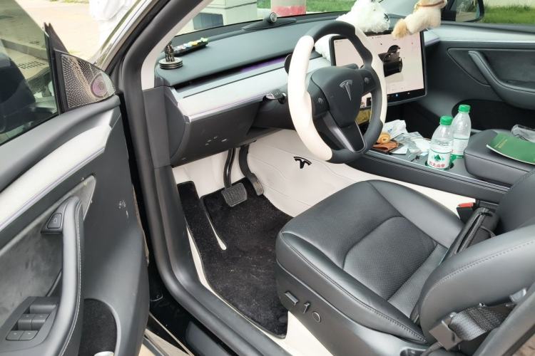 Used Tesla Model Y 2023 Rear-Wheel-Drive Version Driver Seat