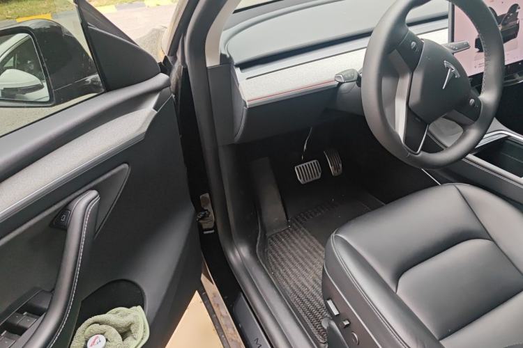 Used Tesla Model Y 2023 Rear-Wheel-Drive Version Driver Seat