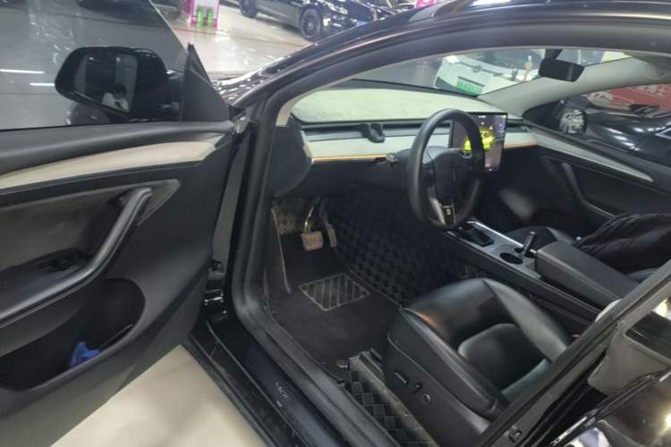Used Tesla Model Y 2023 Rear-Wheel-Drive Version Driver Seat