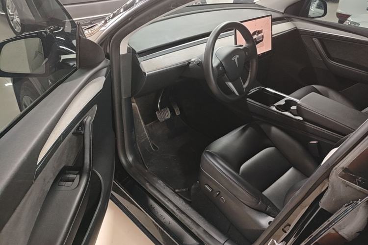 Used Tesla Model Y 2023 Rear-Wheel-Drive Version Driver Seat