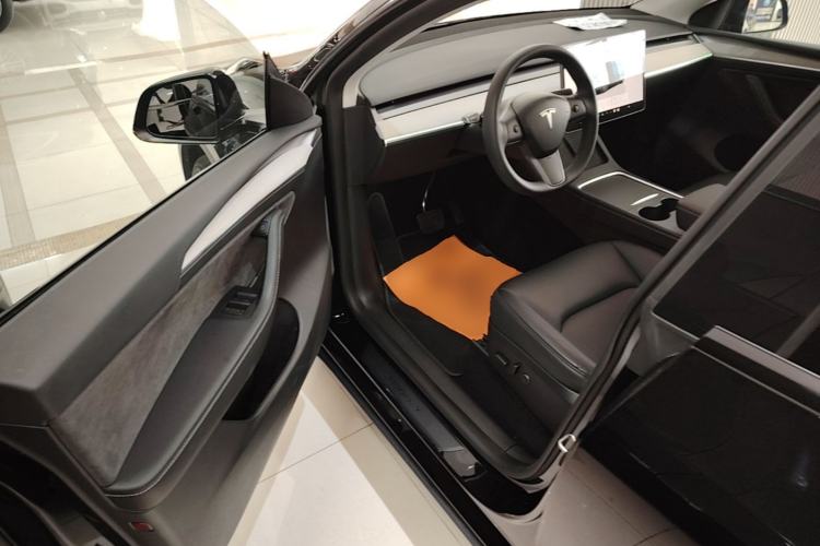 Used Tesla Model Y 2023 Rear-Wheel-Drive Version Driver Seat