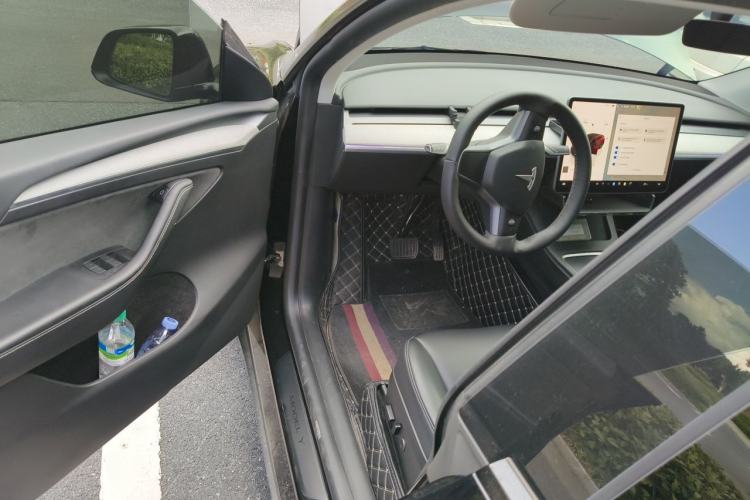 Used Tesla Model Y 2023 Rear-Wheel-Drive Version Driver Seat