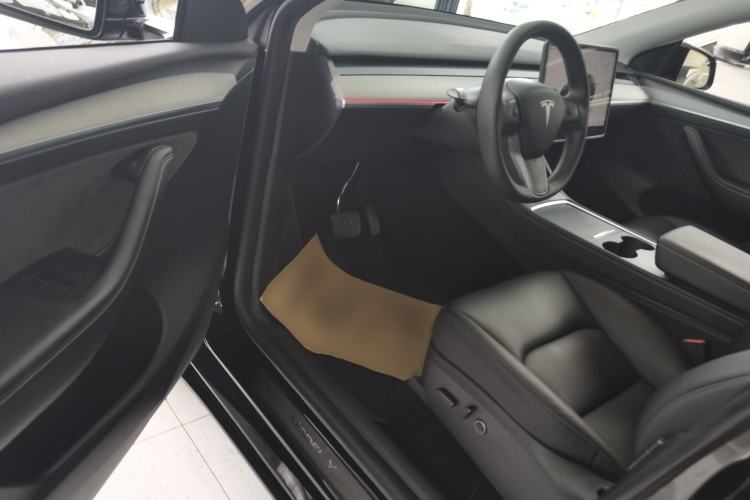 Used Tesla Model Y 2023 Rear-Wheel-Drive Version Driver Seat