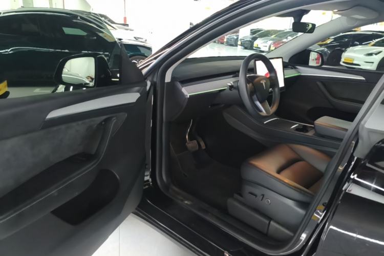 Used Tesla Model Y 2023 Rear-Wheel-Drive Version Driver Seat