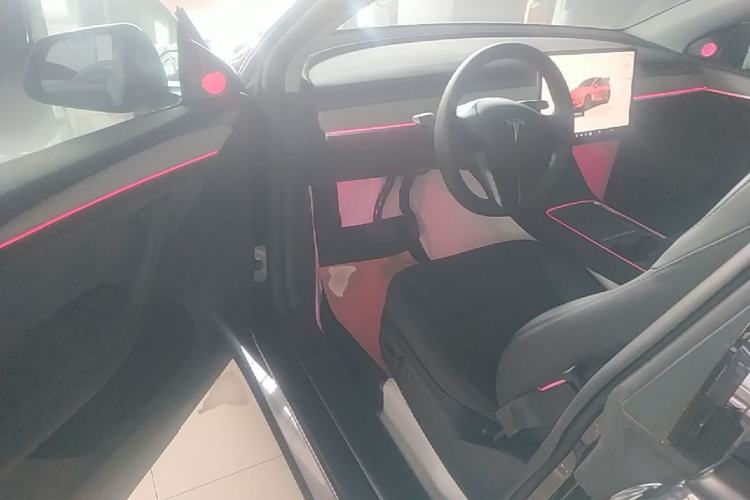 Used Tesla Model Y 2023 Long-Range All-Wheel-Drive Version Driver Seat