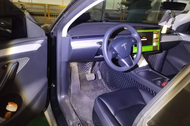 Used Tesla Model Y 2023 Rear-Wheel-Drive Version Driver Seat