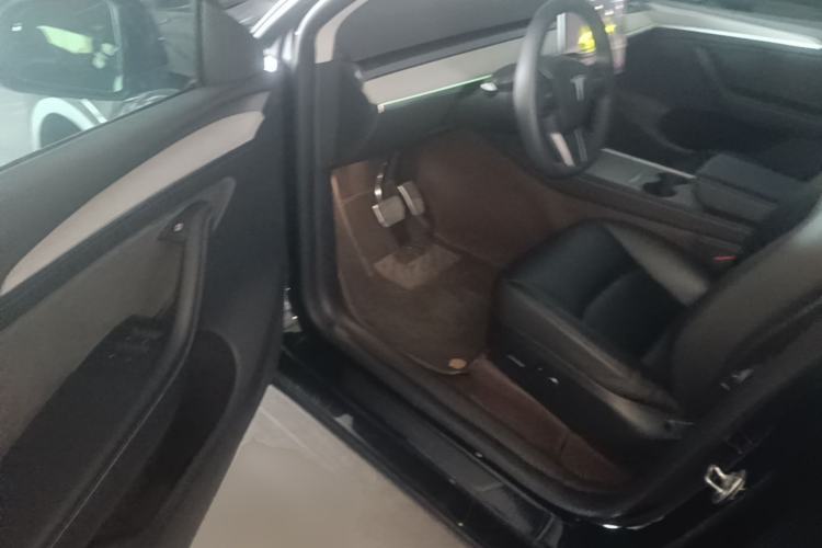 Used Tesla Model Y 2023 Rear-Wheel-Drive Version Driver Seat