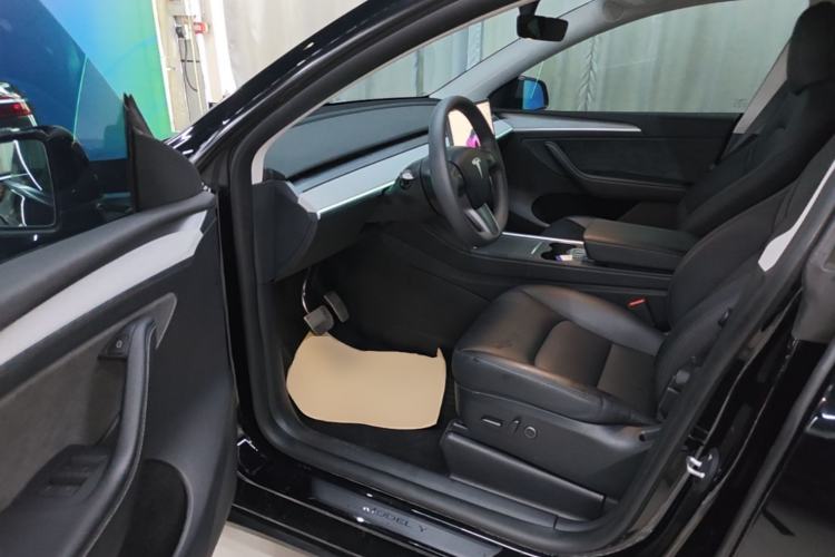Used Tesla Model Y 2023 Rear-Wheel-Drive Version Driver Seat