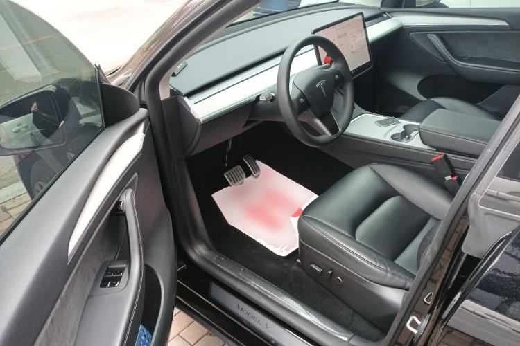 Used Tesla Model Y 2023 Rear-Wheel-Drive Version Driver Seat