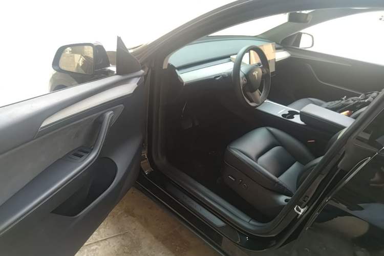 Used Tesla Model Y 2023 Rear-Wheel-Drive Version Driver Seat