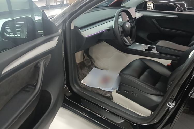 Used Tesla Model Y 2023 Rear-Wheel-Drive Version Driver Seat