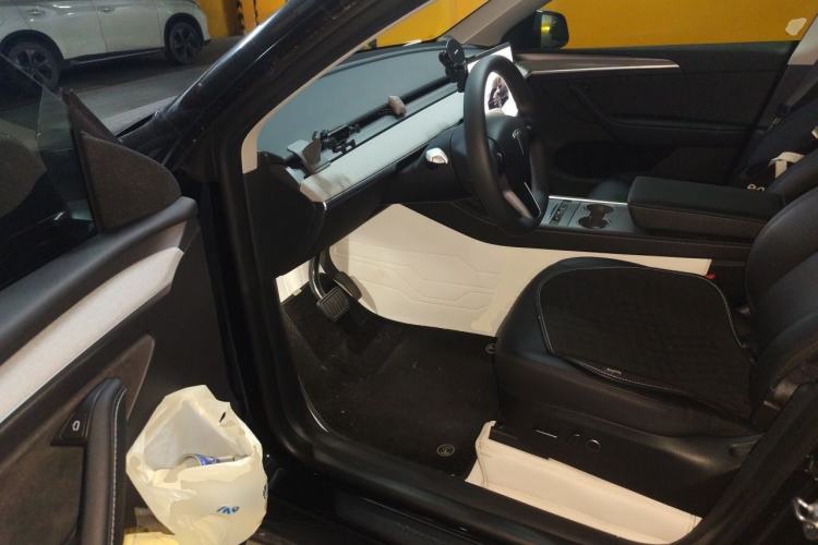 Used Tesla Model Y 2023 Rear-Wheel-Drive Version Driver Seat