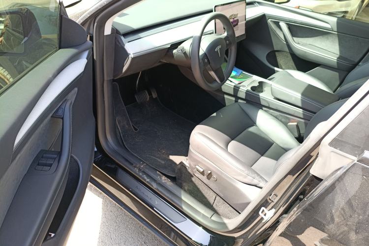 Used Tesla Model Y 2023 Rear-Wheel-Drive Version Driver Seat