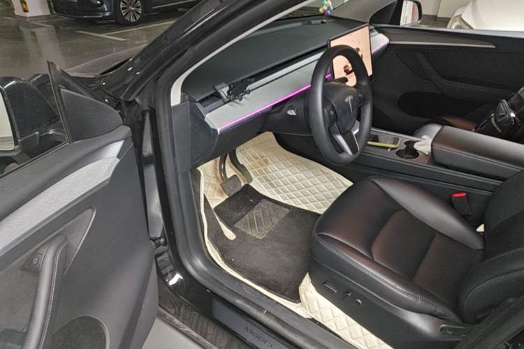 Used Tesla Model Y 2023 Rear-Wheel-Drive Version Driver Seat