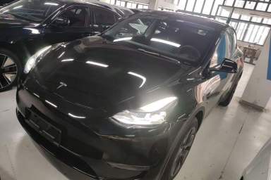 Used Tesla Model Y 2023 Long-Range All-Wheel-Drive Version