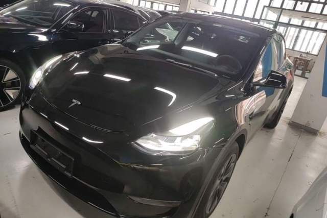 Used Tesla Model Y 2023 Long-Range All-Wheel-Drive Version