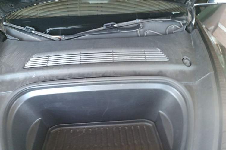 Used Tesla Model Y 2023 Rear-Wheel-Drive Version Engine Bay