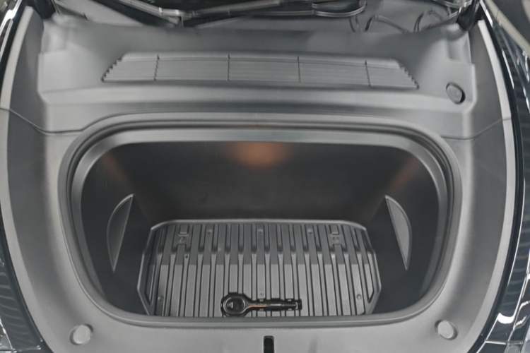 Used Tesla Model Y 2023 High-Performance All-Wheel-Drive Version Engine Bay