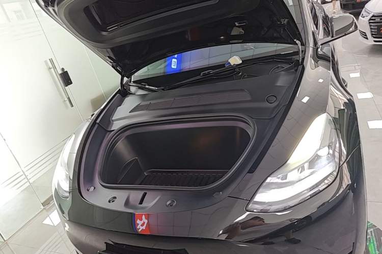 Used Tesla Model Y 2023 Rear-Wheel-Drive Version Engine Bay