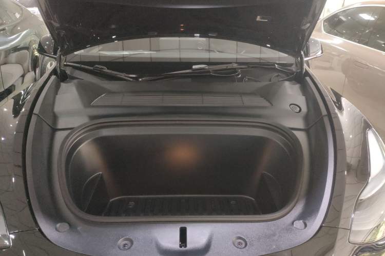 Used Tesla Model Y 2023 Rear-Wheel-Drive Version Engine Bay