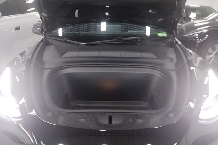 Used Tesla Model Y 2023 Rear-Wheel-Drive Version Engine Bay