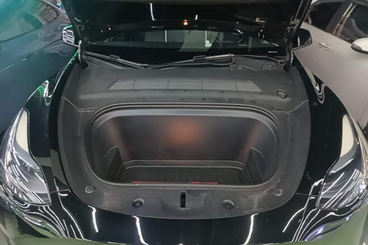 Used Tesla Model Y 2023 Rear-Wheel-Drive Version Engine Bay