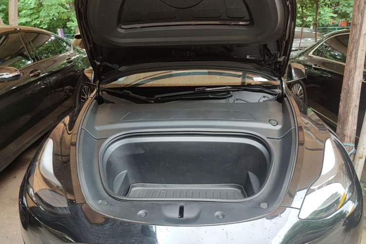 Used Tesla Model Y 2023 Rear-Wheel-Drive Version Engine Bay