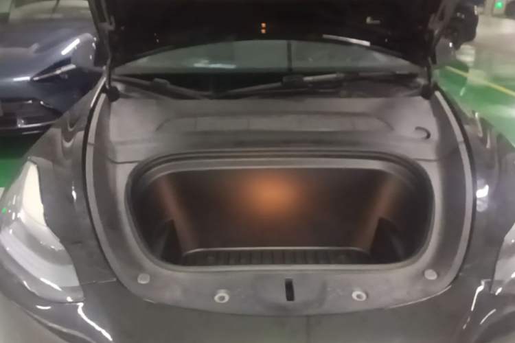 Used Tesla Model Y 2023 Rear-Wheel-Drive Version Engine Bay