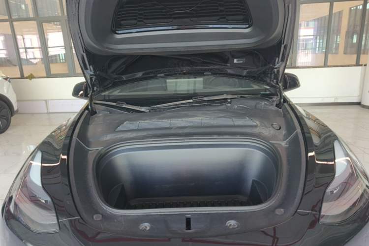 Used Tesla Model Y 2023 Rear-Wheel-Drive Version Engine Bay