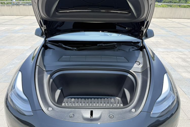 Used Tesla Model Y 2023 Rear-Wheel-Drive Version Engine Bay