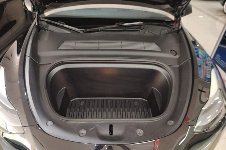 Used Tesla Model Y 2023 Rear-Wheel-Drive Version Engine Bay