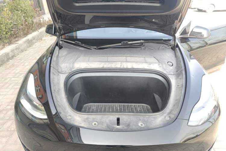 Used Tesla Model Y 2023 Rear-Wheel-Drive Version Engine Bay