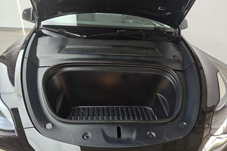Used Tesla Model Y 2023 Rear-Wheel-Drive Version Engine Bay