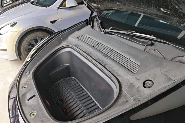Used Tesla Model Y 2023 Rear-Wheel-Drive Version Engine Bay