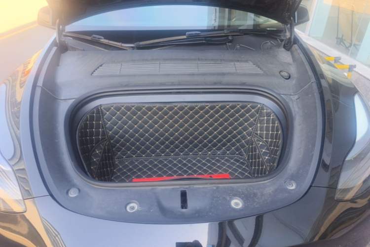 Used Tesla Model Y 2023 Rear-Wheel-Drive Version Engine Bay