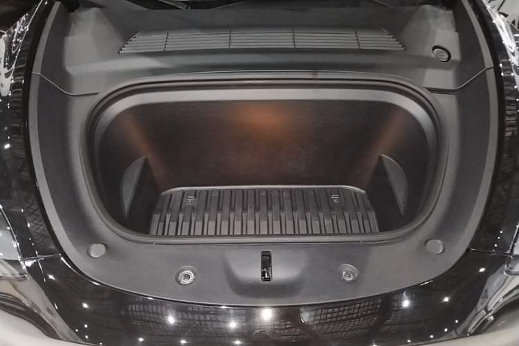 Used Tesla Model Y 2023 Rear-Wheel-Drive Version Engine Bay